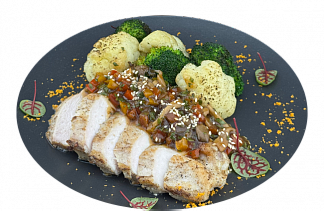 Фотография Индейка с овощным рататуем и капустой