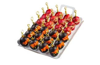 Фотография Мини бургер с лососем и прошутто (микробургер)