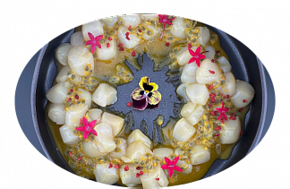 Фотография Гребешок с соусом маракуйя